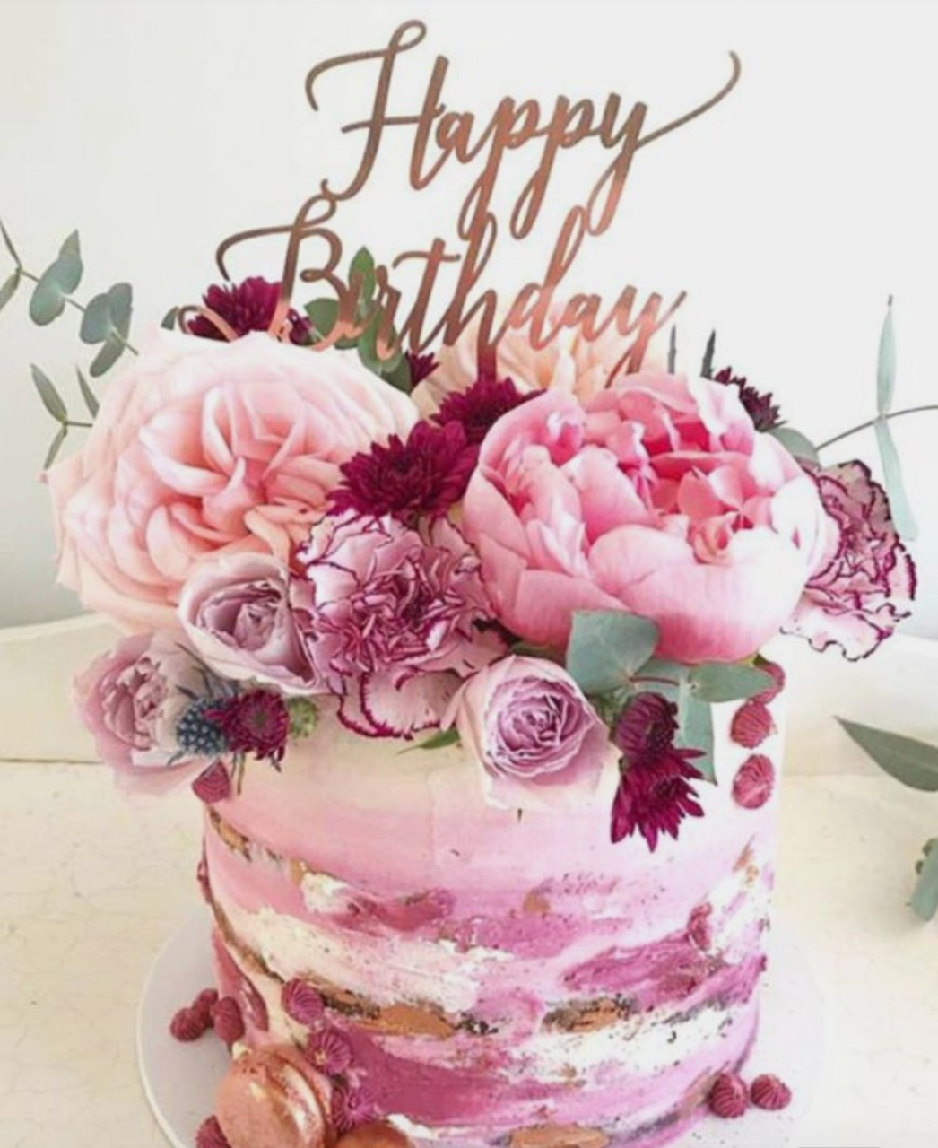 Открытка торт с днем рождения женщине. Красивые торты на день рождения. Стильные открытки с днем рождения. Торт цветы. Торт с цветами.