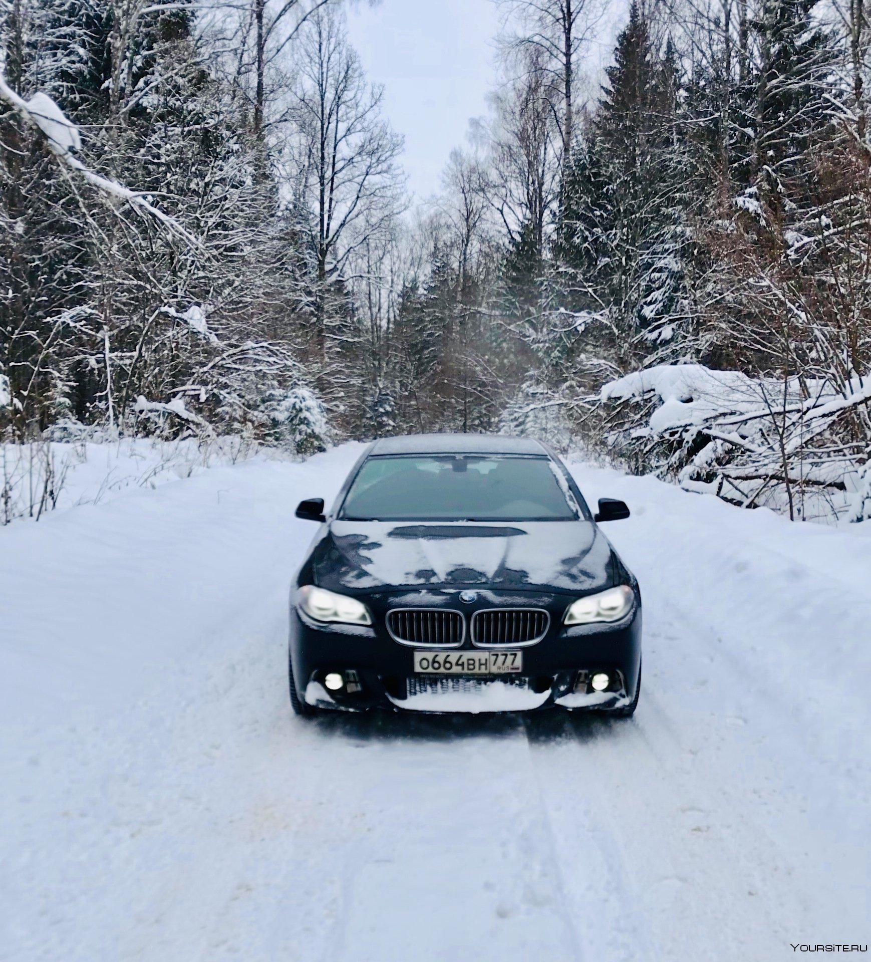 М5 зима. БМВ м5 черная зимой. BMW f10 зима. BMW f10 черный зима. БМВ х3 зима.