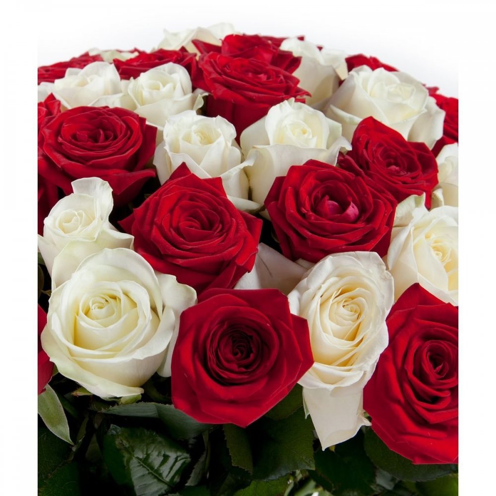 Букет белых лилий и красных роз