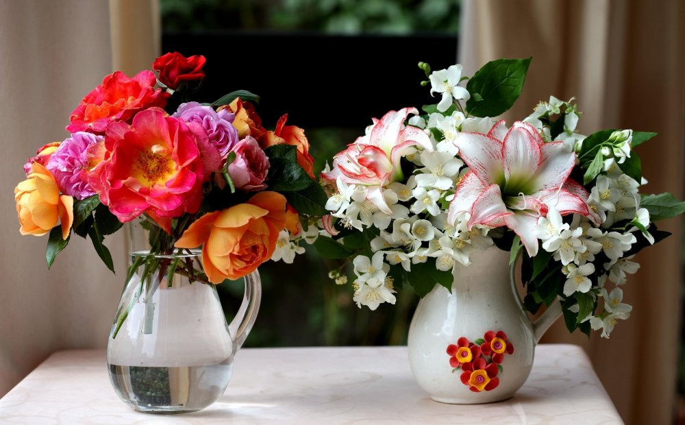 Шикарные цветы в вазе