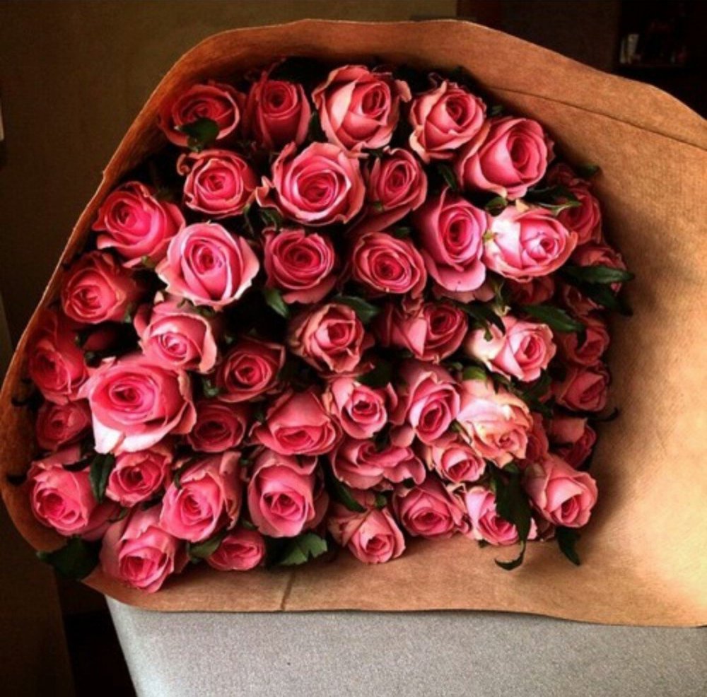 Цветы розы большой букет
