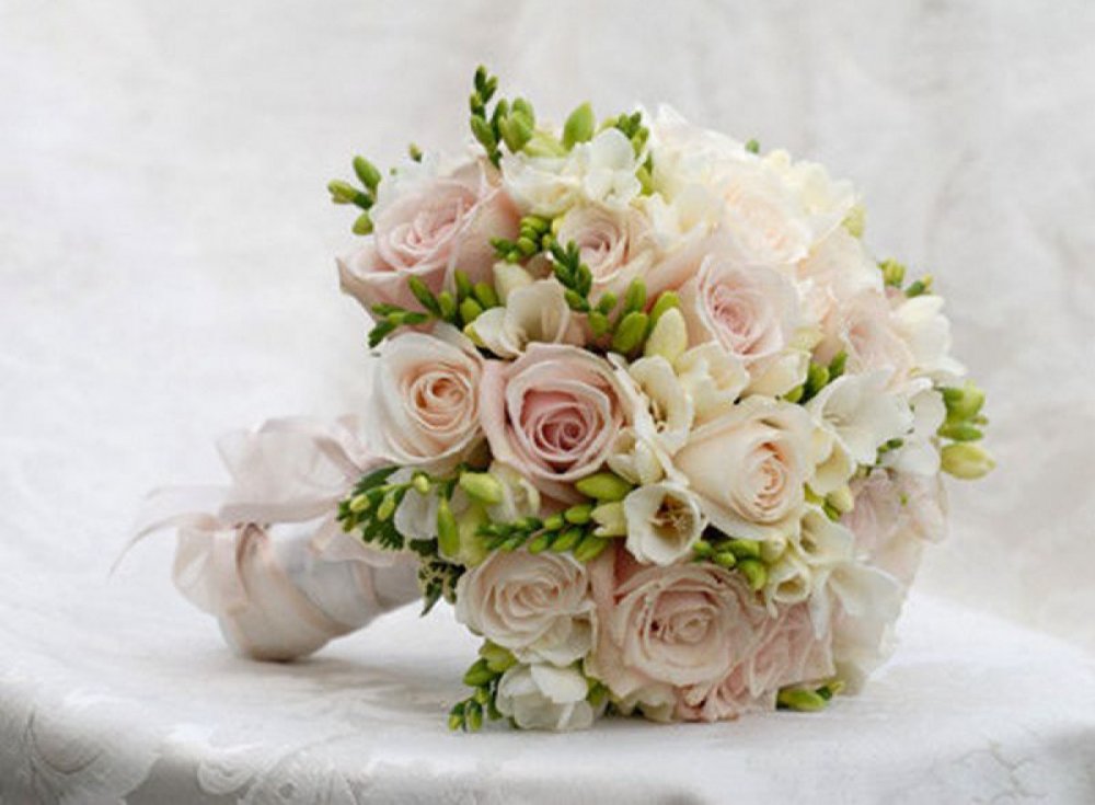 Свадебные букеты в розово кремовых тонах