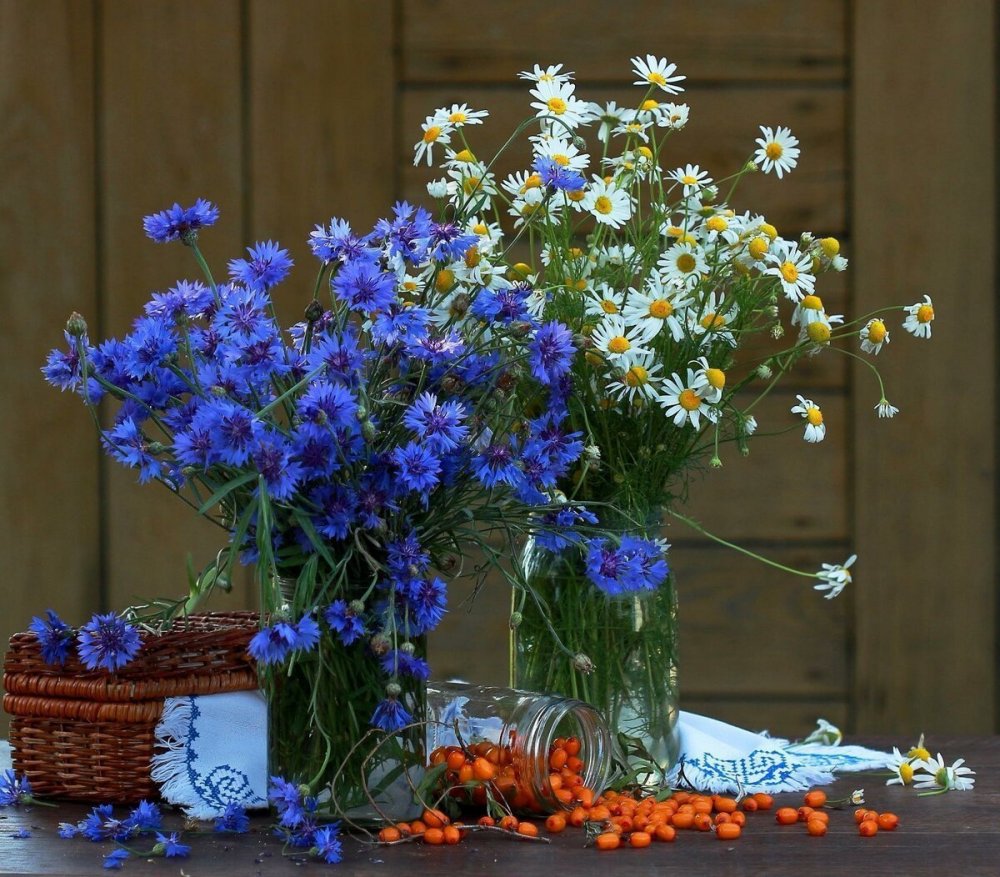 Цветочные композиции с васильками