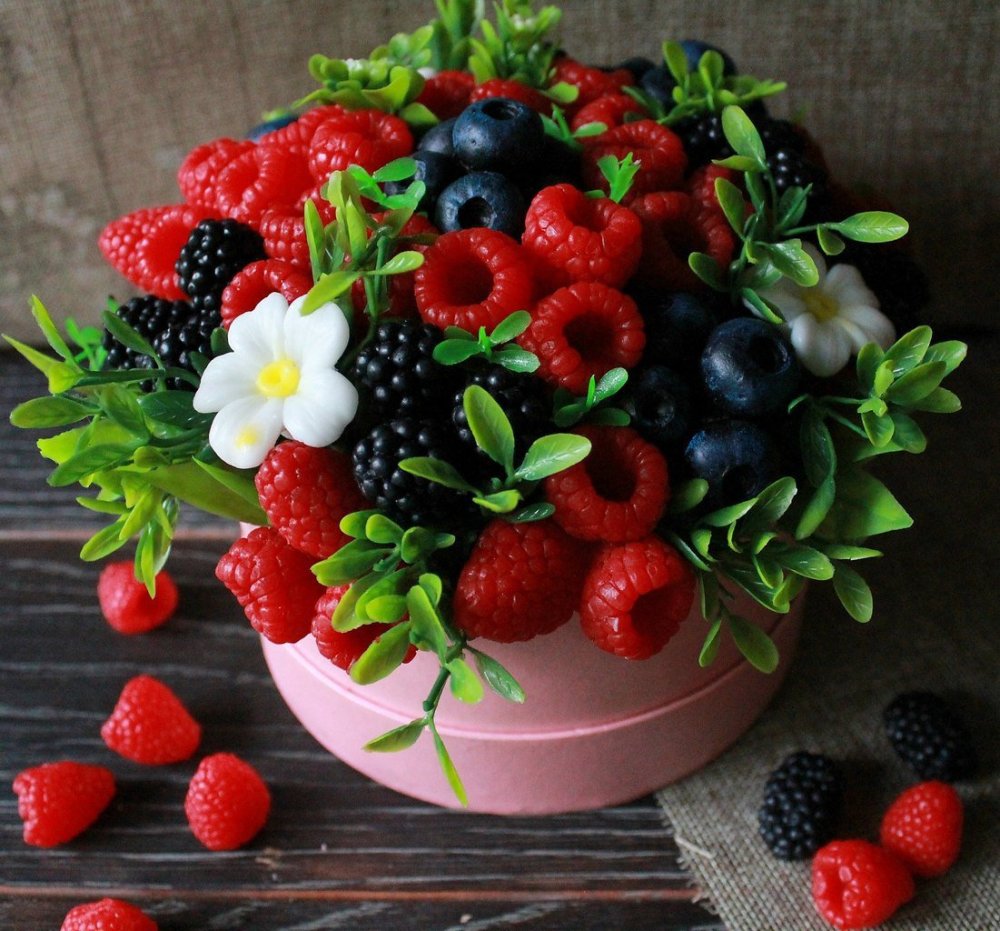Фруктовые букеты с ягодами