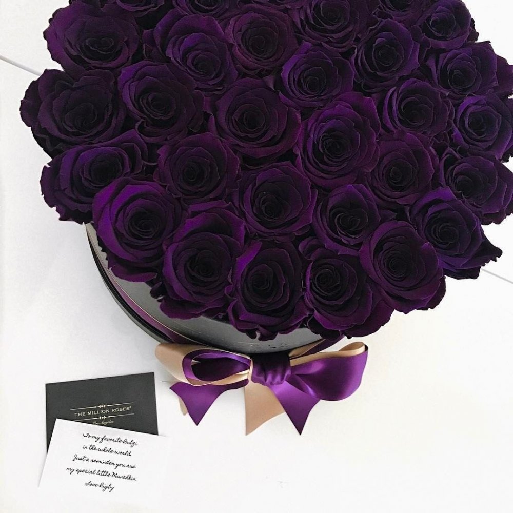 Букет из фиолетовых роз
