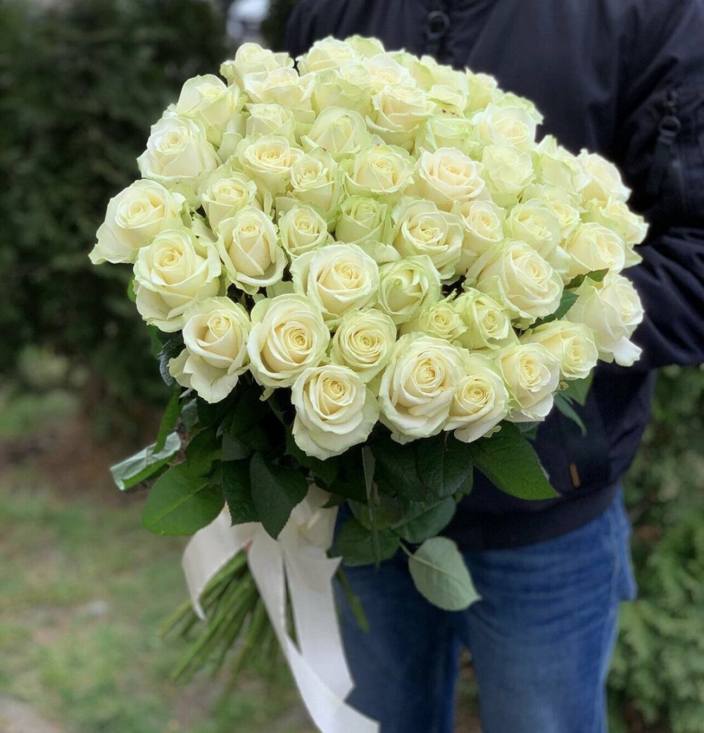 Белая роза Аваланж 50 см