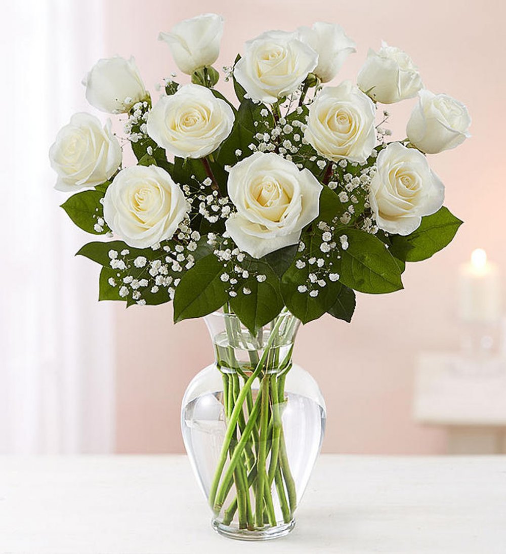 Букет белых роз в интерьере