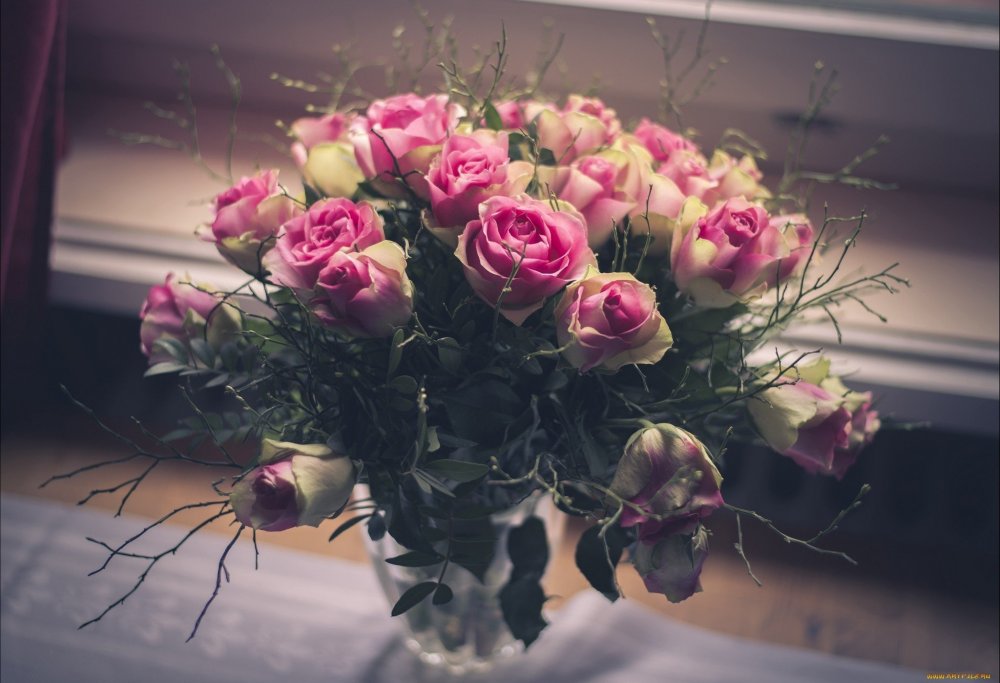 Цветы в вазе с днем рождения