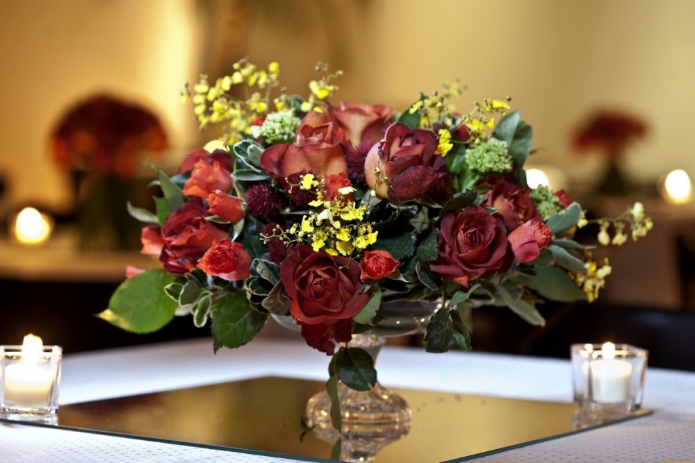 Букеты из цветов на стол