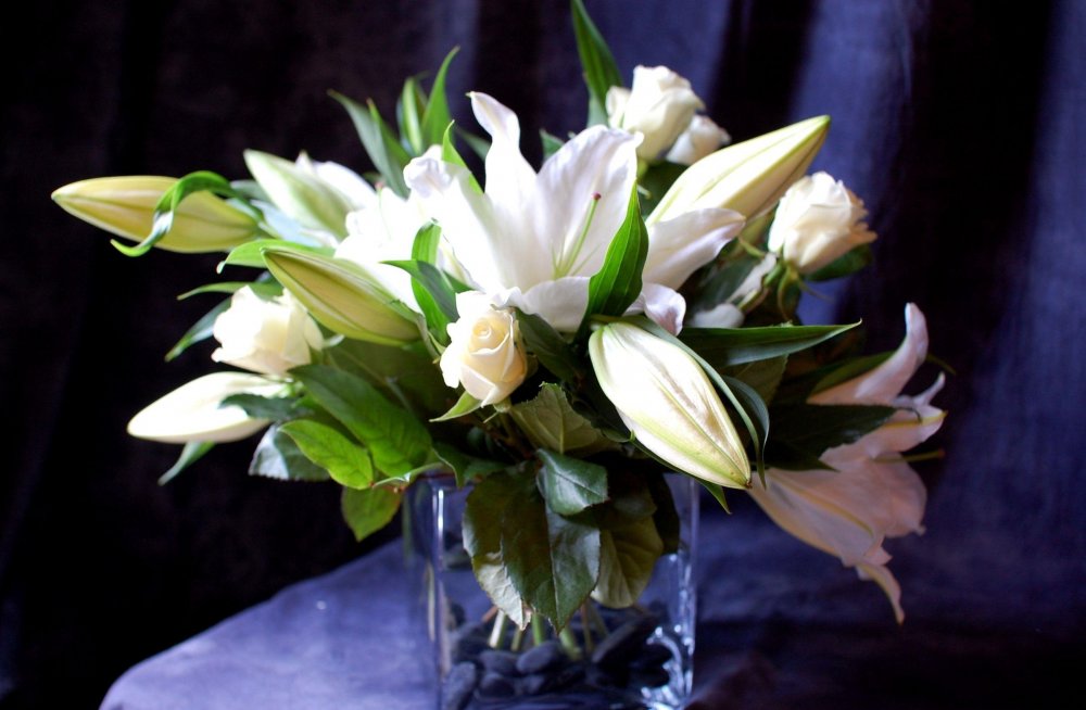 Букет цветов "белые лилии"
