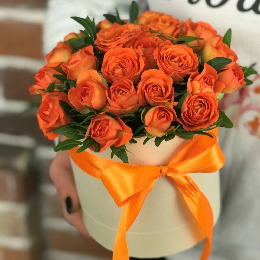 Роза кустовая пионовидная оранжевая