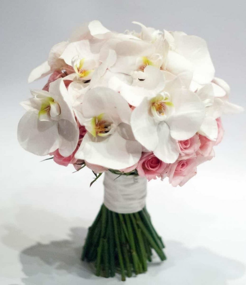 Букет невесты из орхидей фаленопсис