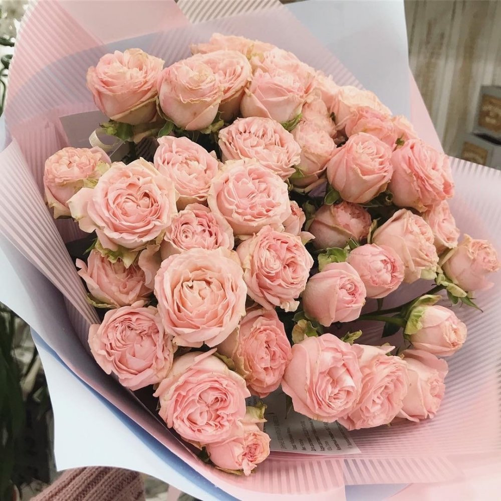 Букет пионовидных роз