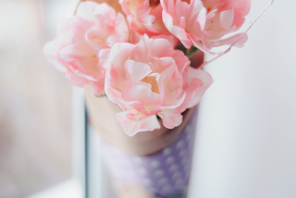 Цветы в вазе бледно-розовые