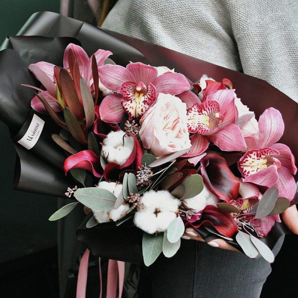 Букет из роз и орхидей
