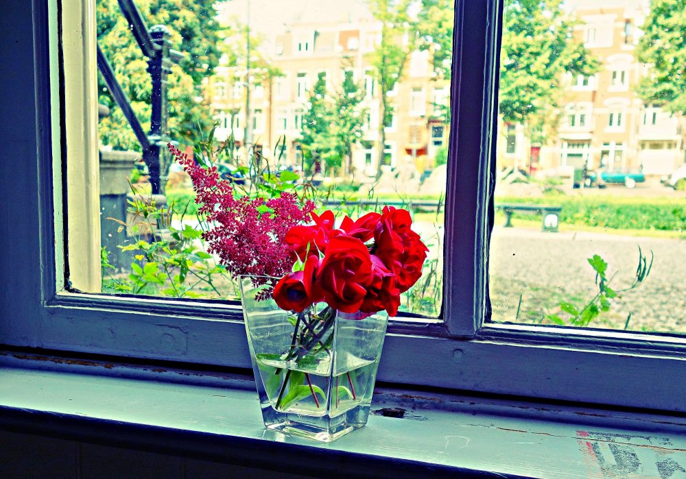 Весенний букет на окне