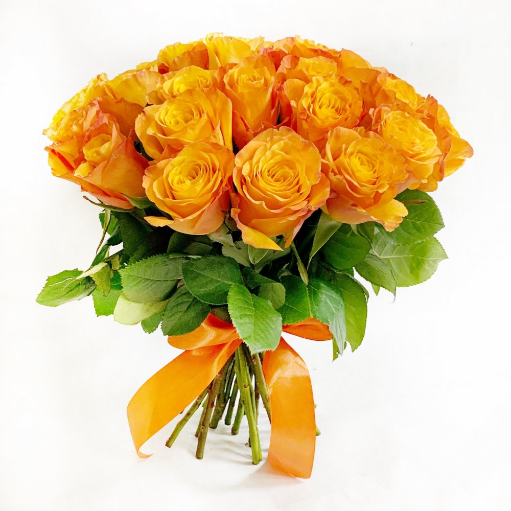 Букет желтых роз в оранжевой обертке