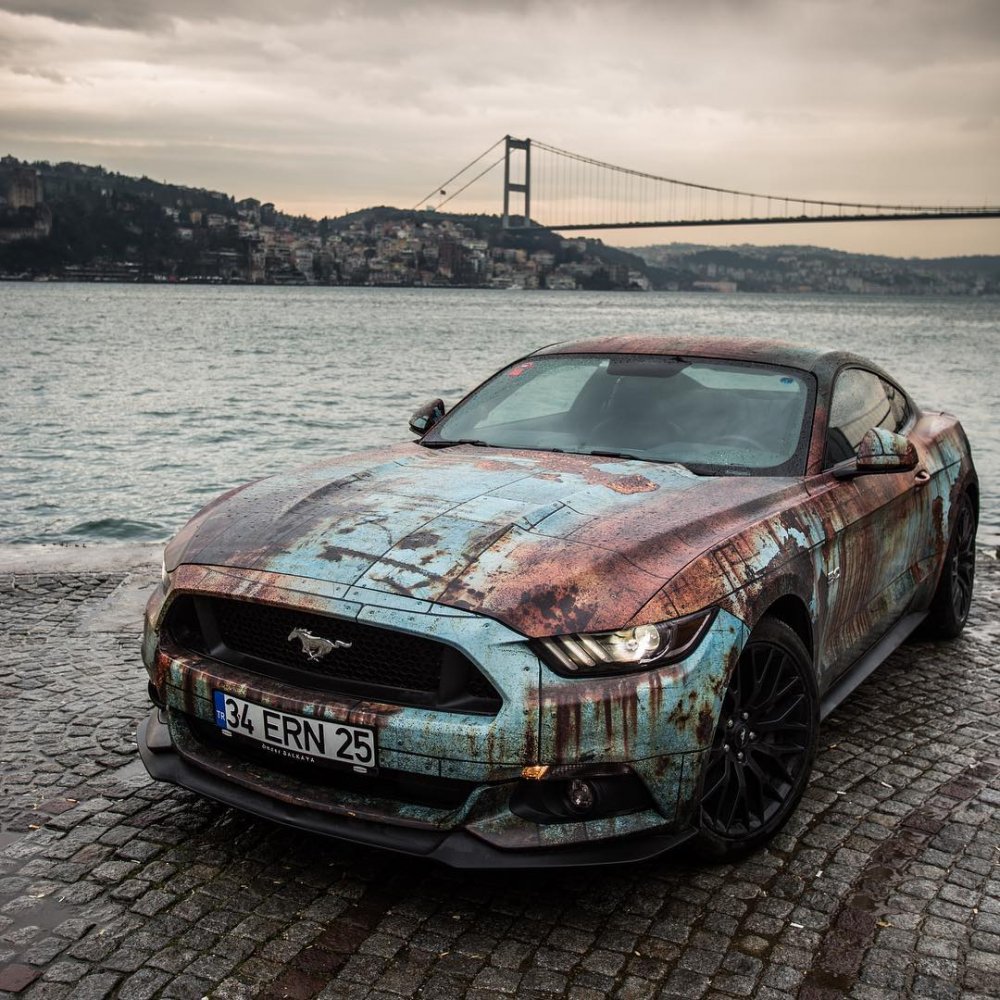 Rusty Ford Mustang