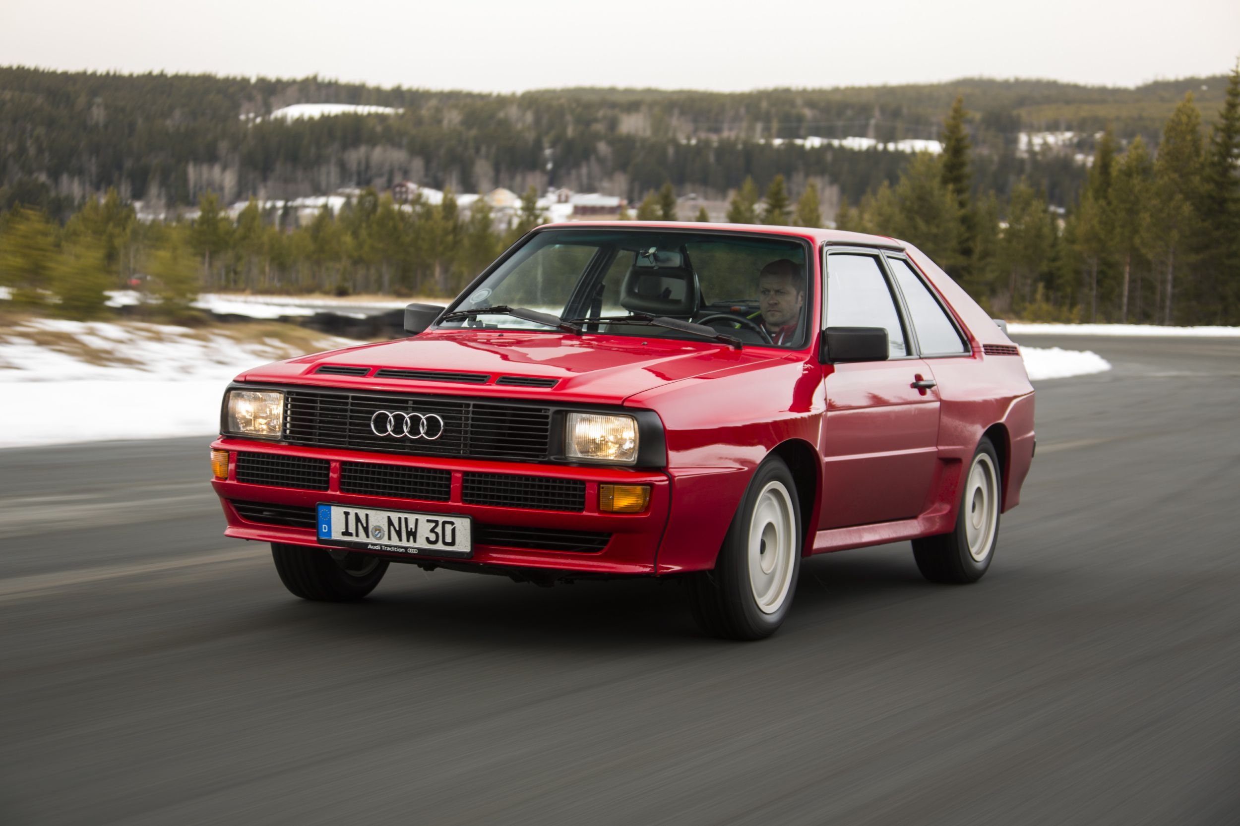 Купить ауди кватро бу. Audi Sport quattro. Audi Sport quattro 1984. Audi quattro Sport 1980. Audi quattro 1980 Женева.