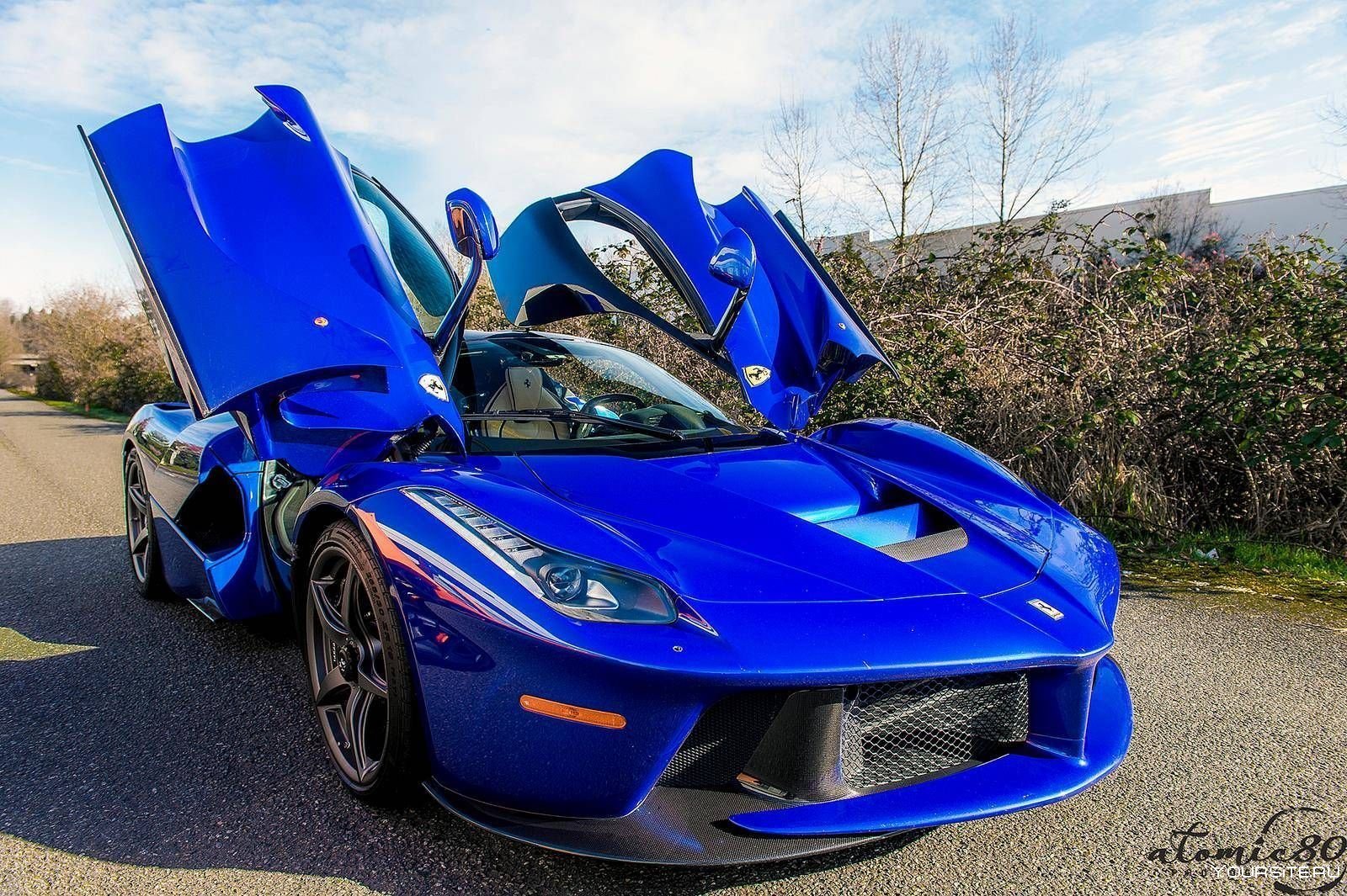 Покажи синие машины. Ferrari Enzo 2020 синяя. Ferrari LAFERRARI. Ferrari LAFERRARI синяя. Ламборджини ЛАФЕРРАРИ.