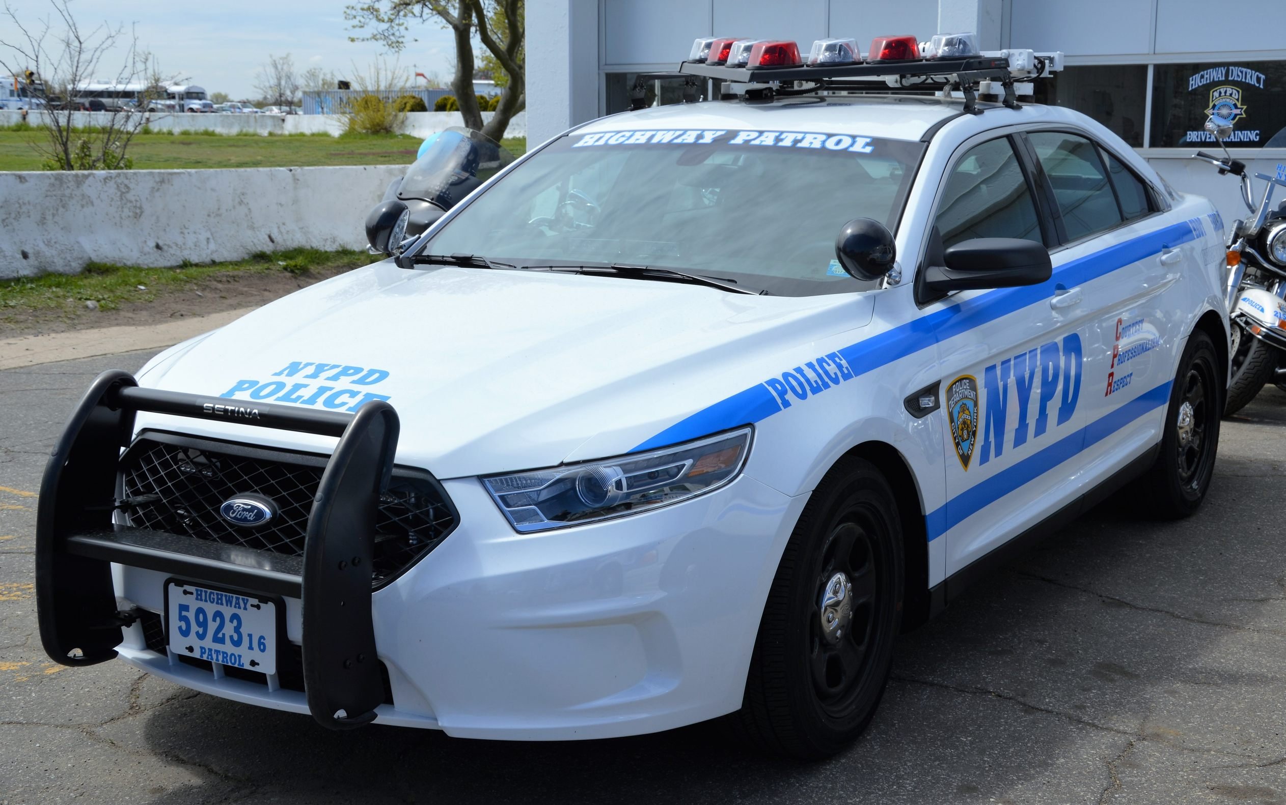 Машина милиционера. Ford Taurus Police Interceptor 2012. Ford Taurus Police Interceptor. Ford Mondeo NYPD. Ford Taurus NYPD.