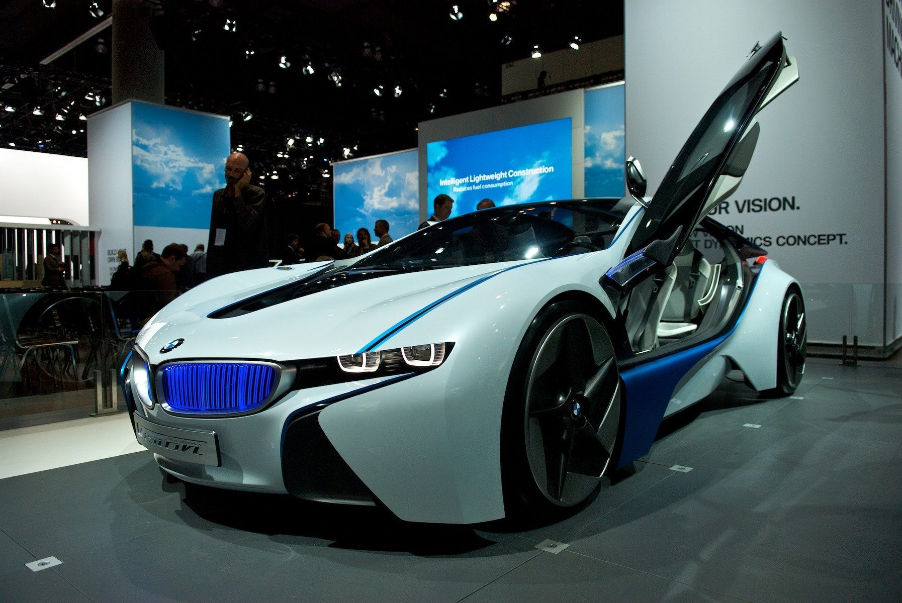 Свежее в тачку. BMW i8 2022. BMW I Vision 6. БМВ м8 2022. BMW i4 2022.