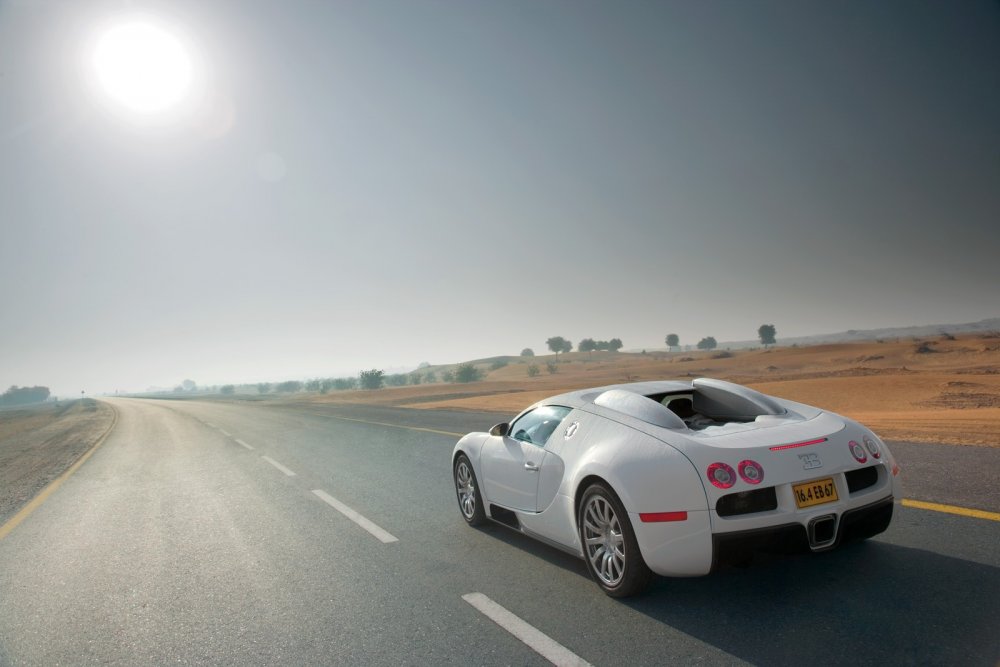 White Bugatti Veyron обои