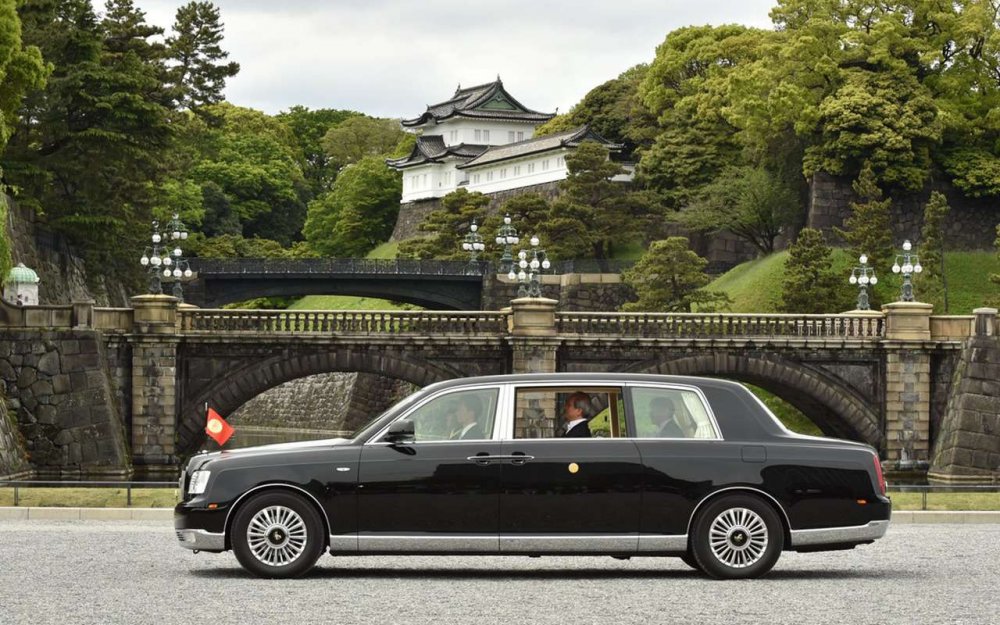 Toyota Century императора Японии