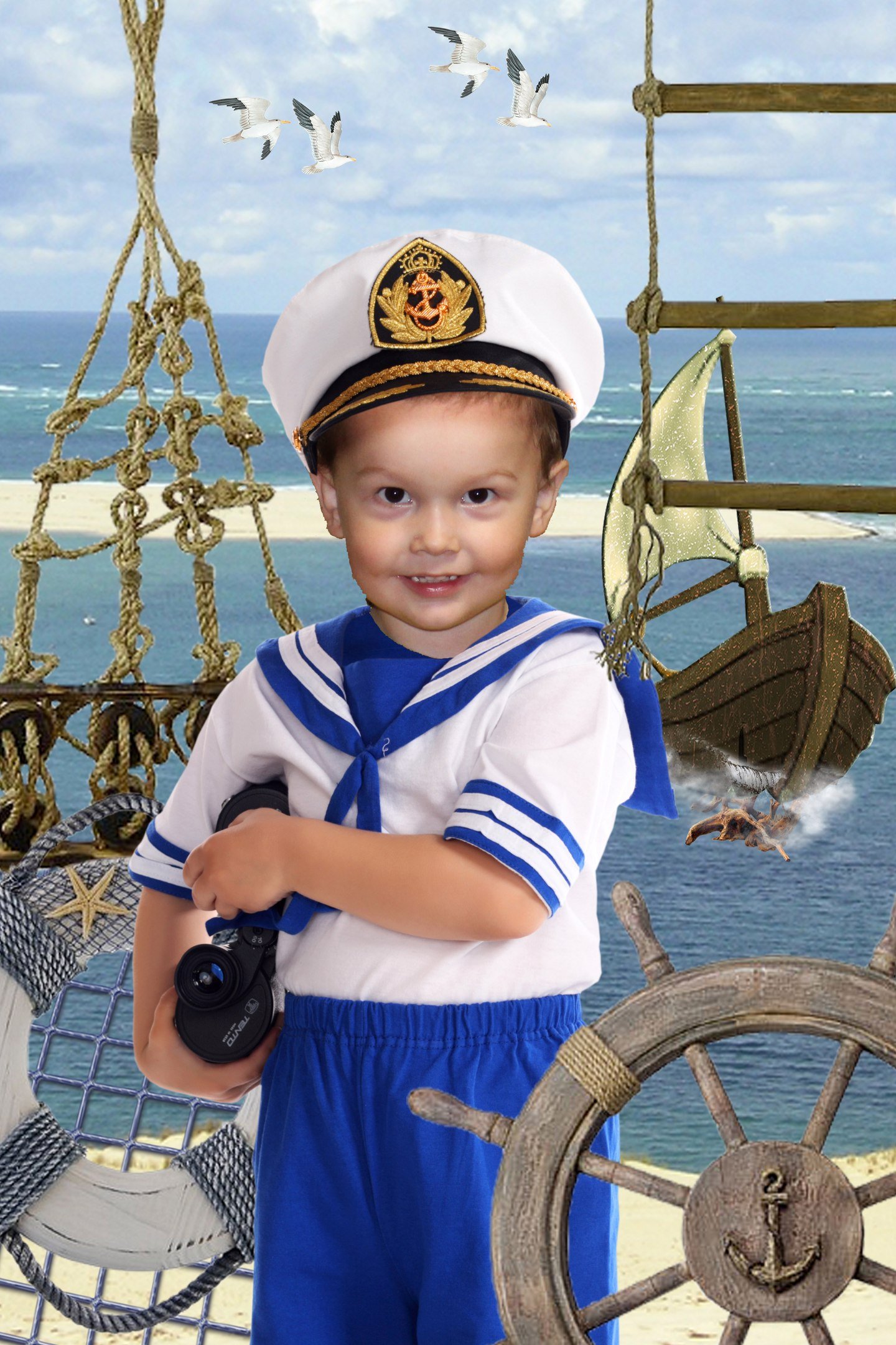 Молодой капитан корабля. Детский морской костюм. Юный моряк. Детские костюмы на морскую тематику.