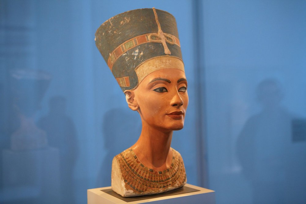 Статуя Нефертити