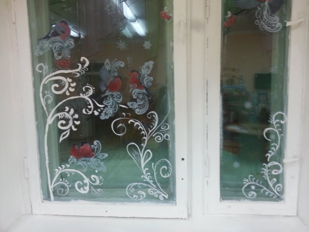 Морозные узоры на окнах к новому году