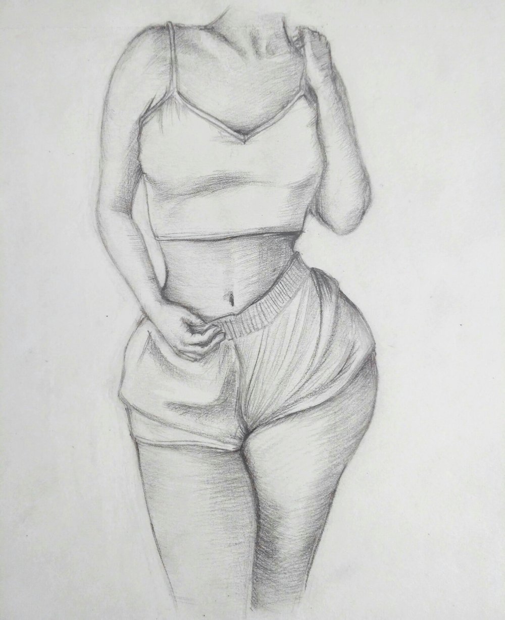Фигура девушки карандашом