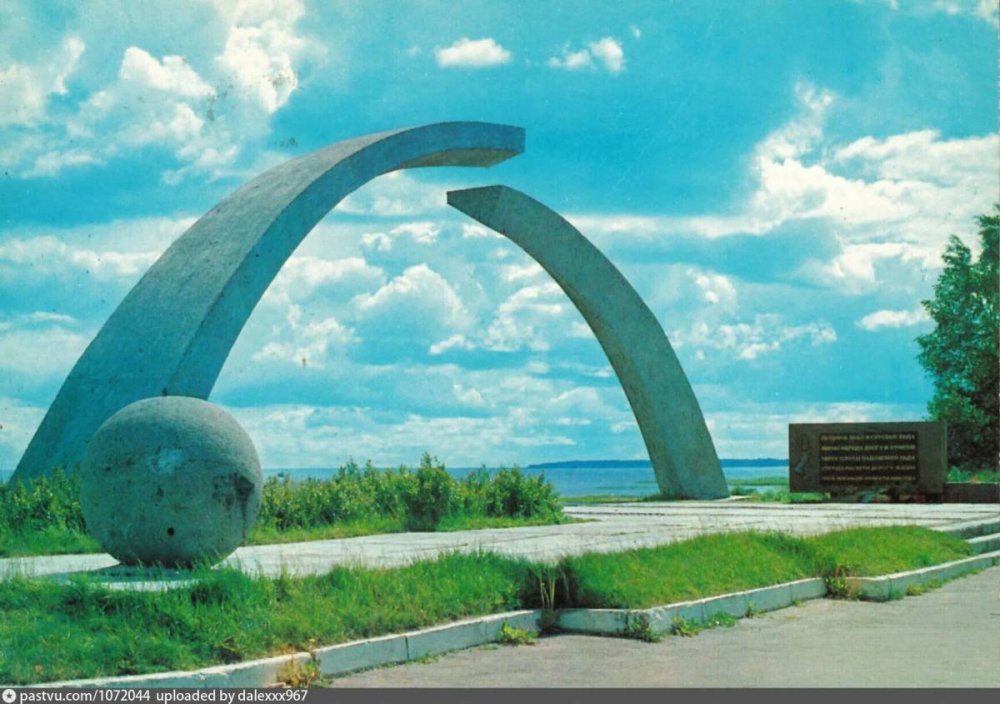 Разорванное кольцо блокады памятник