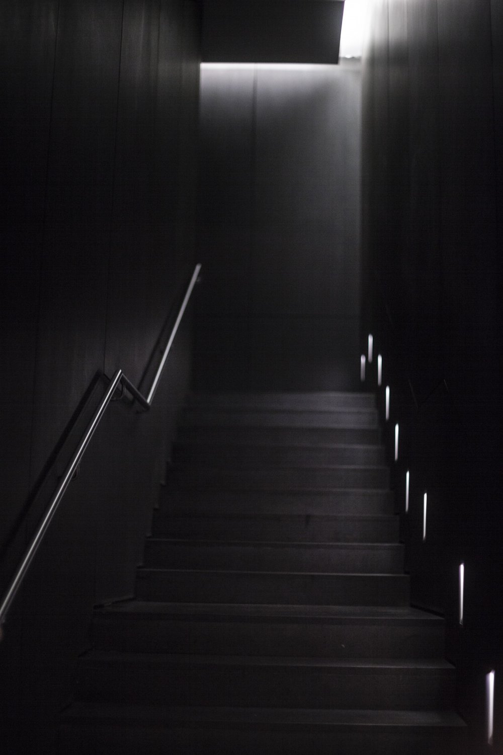 Лестница темно