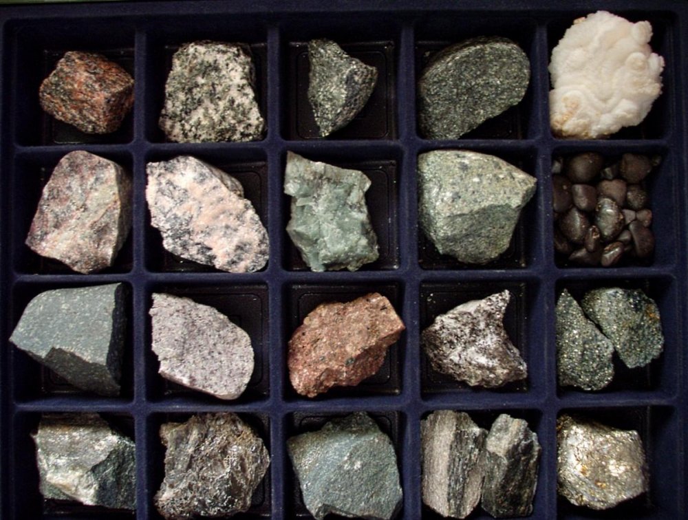 Магматические горные породы и минералы