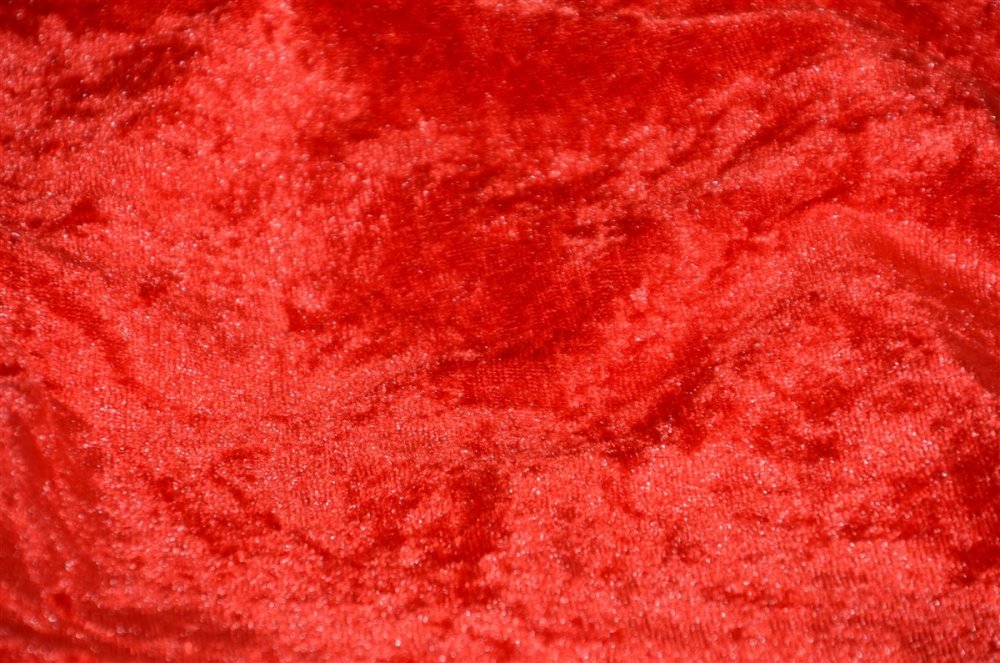 Красная бархатная ткань